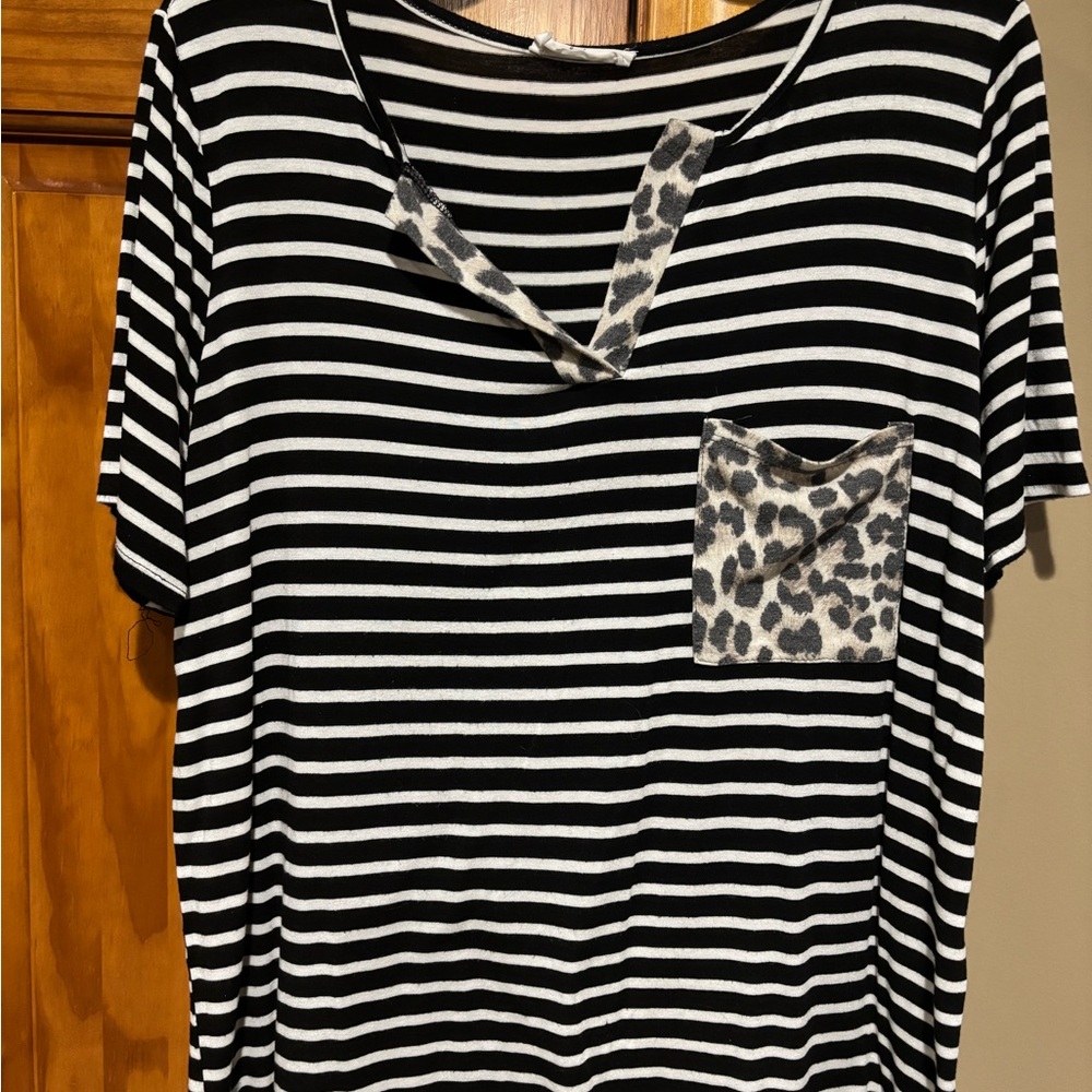 Women’s Black and White Leopard Print Relaxed Cut Out Top
